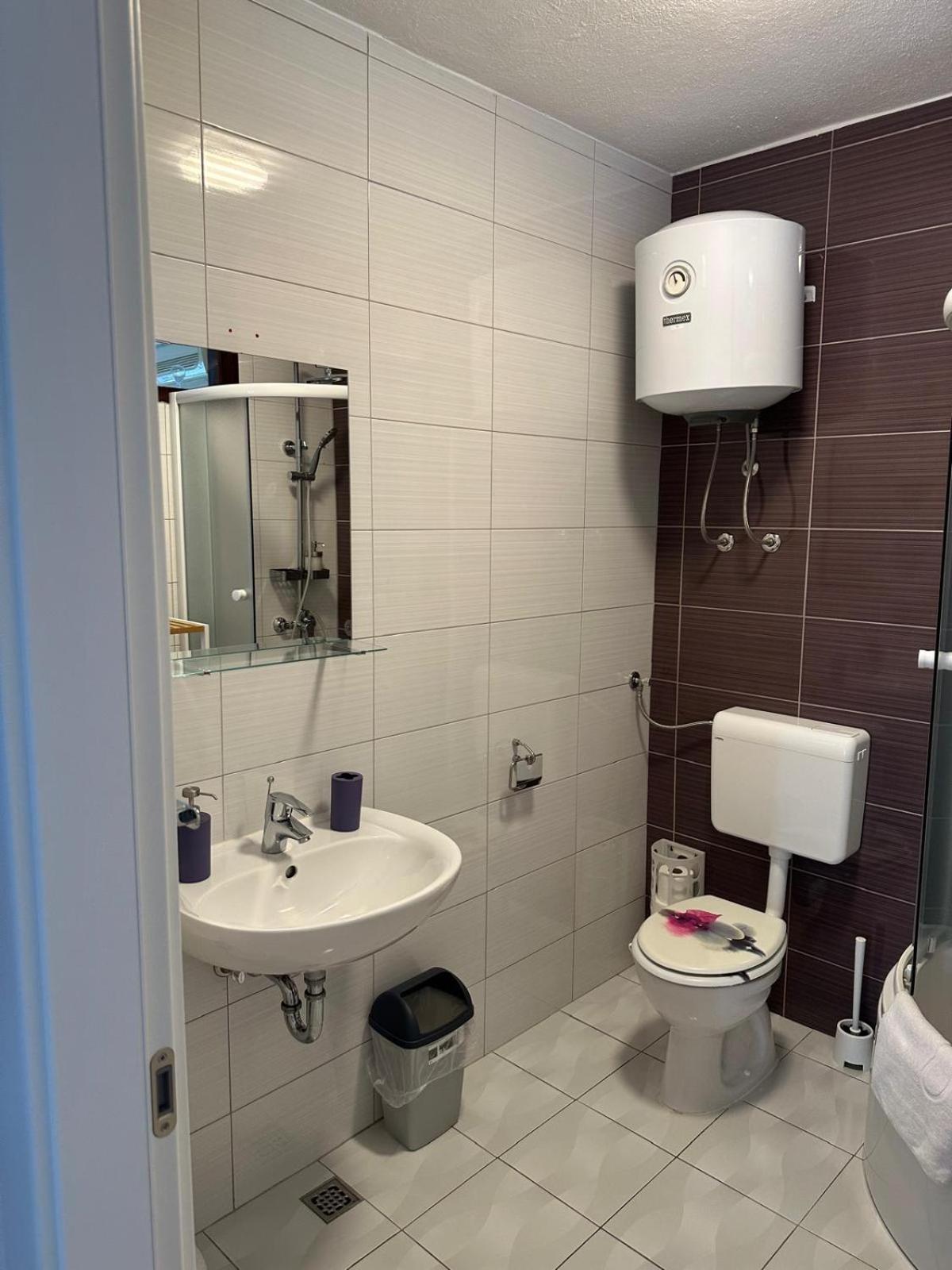 Apartments "Laci" Krk Town Bagian luar foto